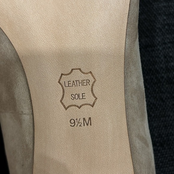 Tory Burch Tan Suede Pointed Toe Pumps Gold Logo Heel Sand Heels - Picture 10 of 16